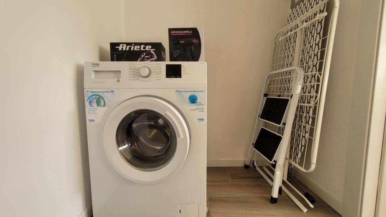 Milano City Apartments - Stylish House Free Wifi-Parking-Airport Zewnętrze zdjęcie