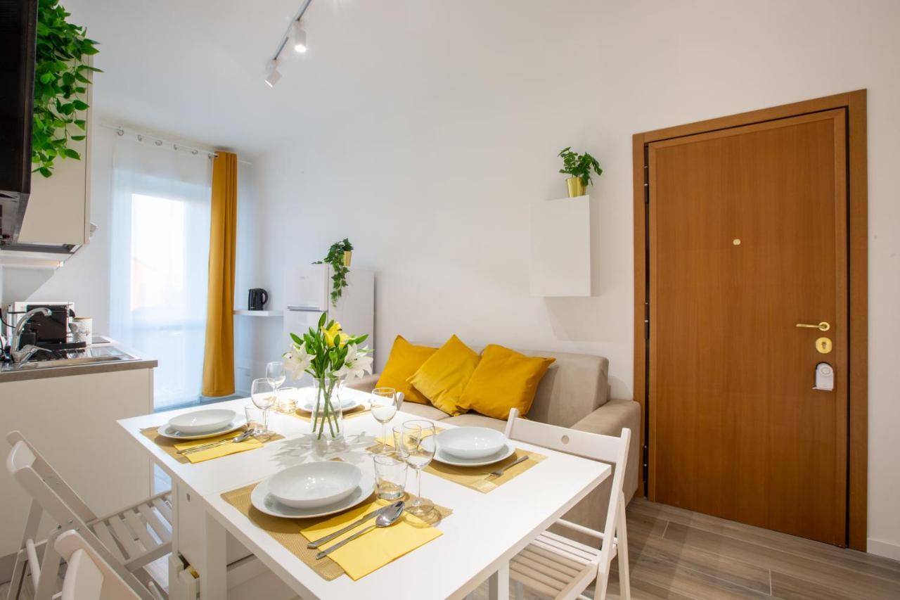 Milano City Apartments - Stylish House Free Wifi-Parking-Airport Zewnętrze zdjęcie